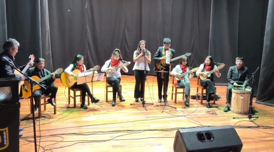 EXITOSA GALA MUSICAL DE LA ESCUELA DE BELLAS ARTES EN  EL TEATRO MODESTO OMISTE