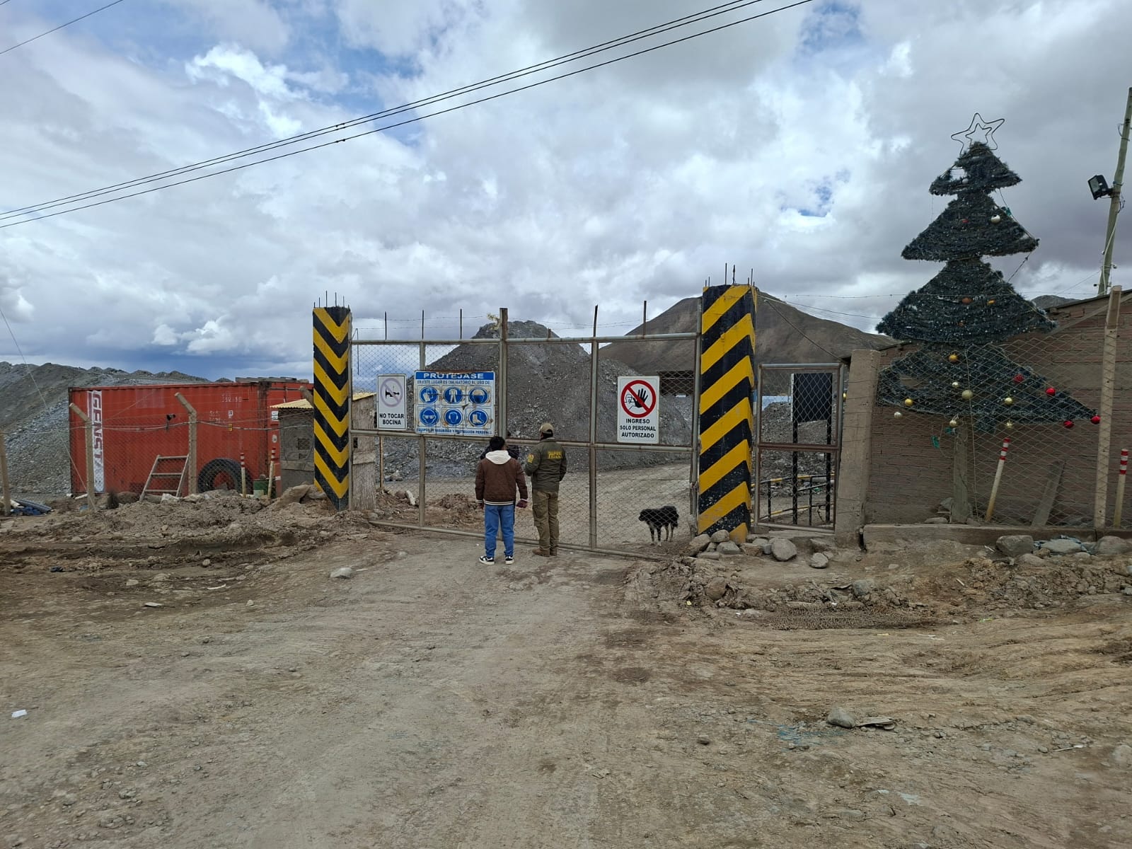 Jucus burlan la “guerra frontal” y vuelven a asaltar ingenio minero