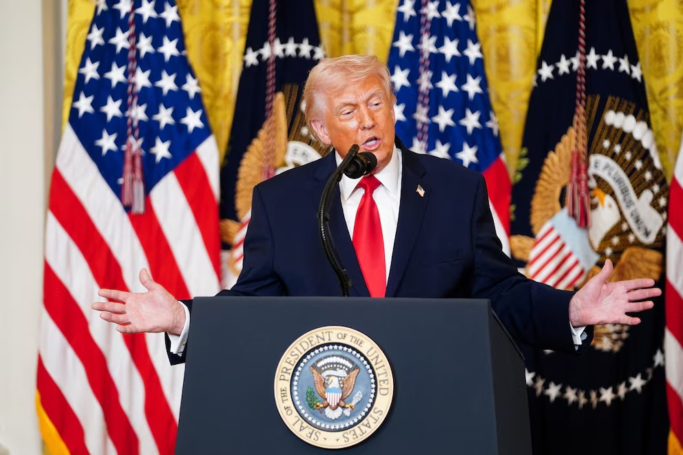 Donald Trump afirmó que Estados Unidos está “destruyendo por completo” el régimen de Irán