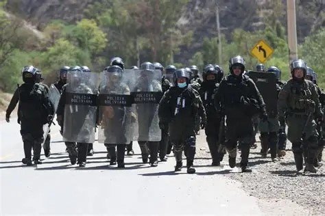 La Policía repliega 900 efectivos para evitar movilizaciones en La Paz